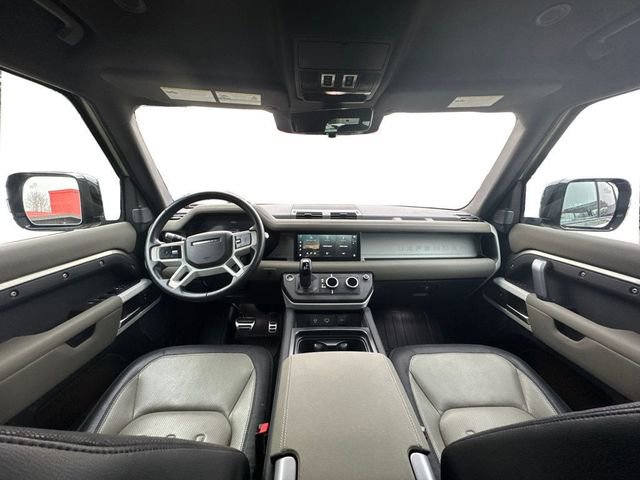 Used 2022 Land Rover Defender 110 X-Dynamic SE image 12