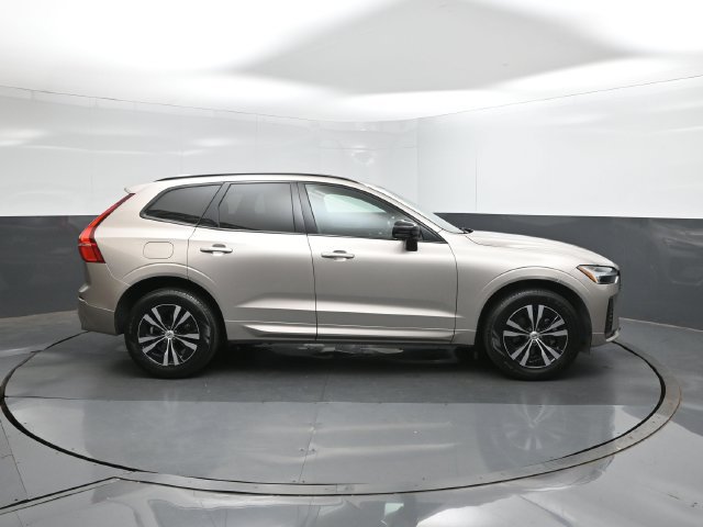 Used 2025 Volvo XC60 B5 Core AWD/4WD image 15