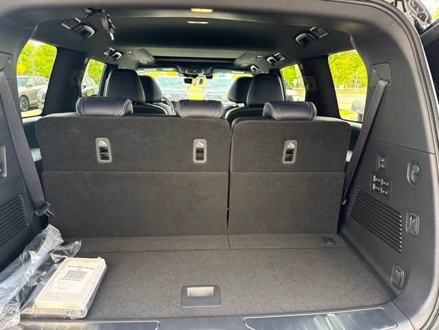 New 2026 INFINITI QX80 4WD w/ Sport Exterior Package image 28
