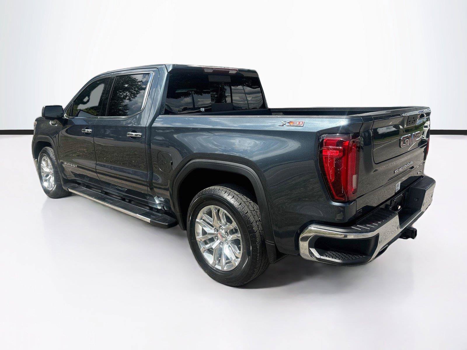 Used 2021 GMC Sierra 1500 SLT w/ SLT Premium Plus Package AWD/4WD image 5