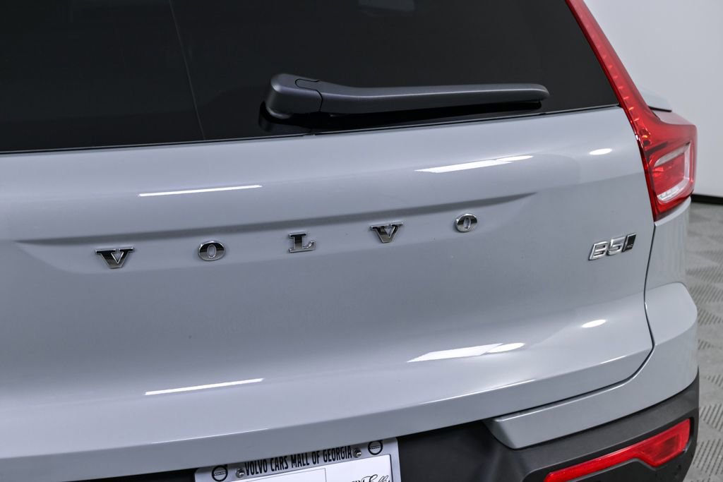 Certified 2025 Volvo XC40 B5 Plus image 37