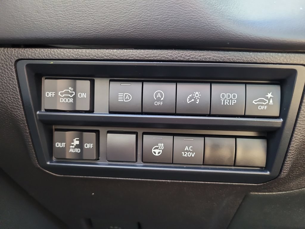 Used 2024 Toyota Tundra Platinum RWD image 29