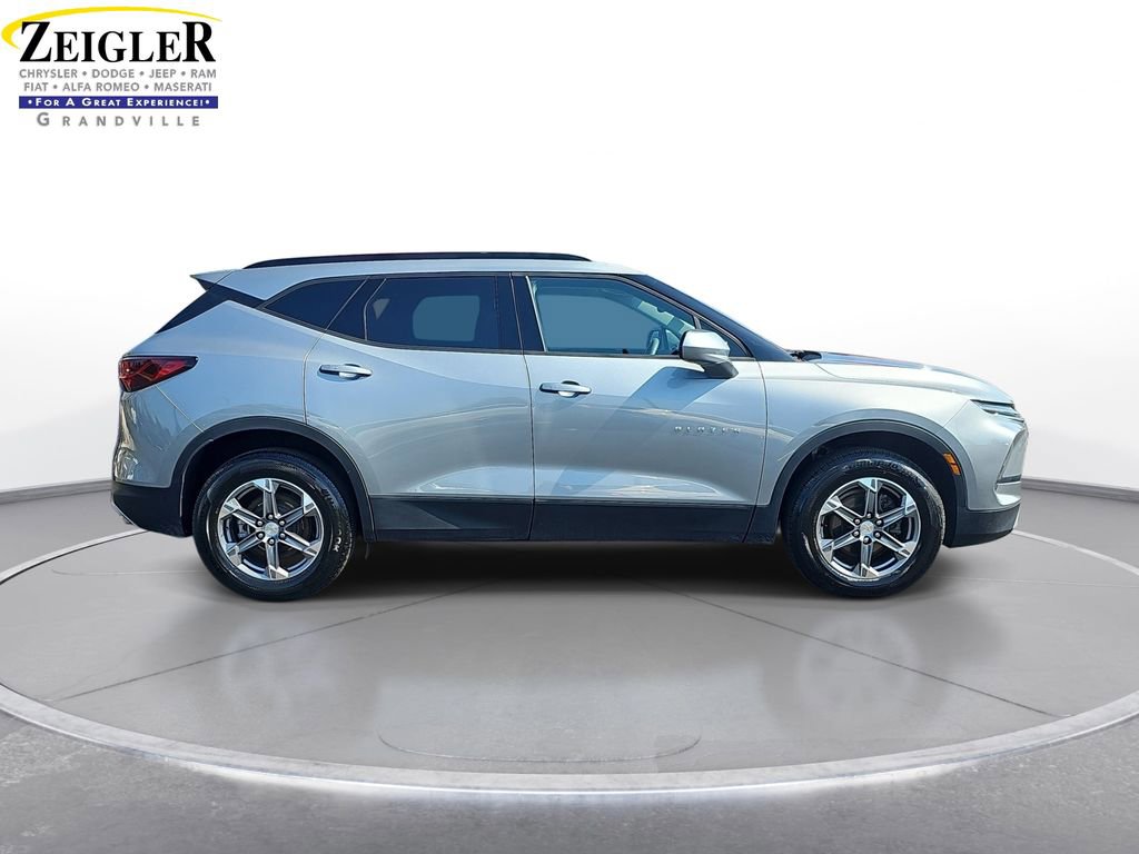 Used 2023 Chevrolet Blazer LT w/ Convenience Package AWD/4WD image 4