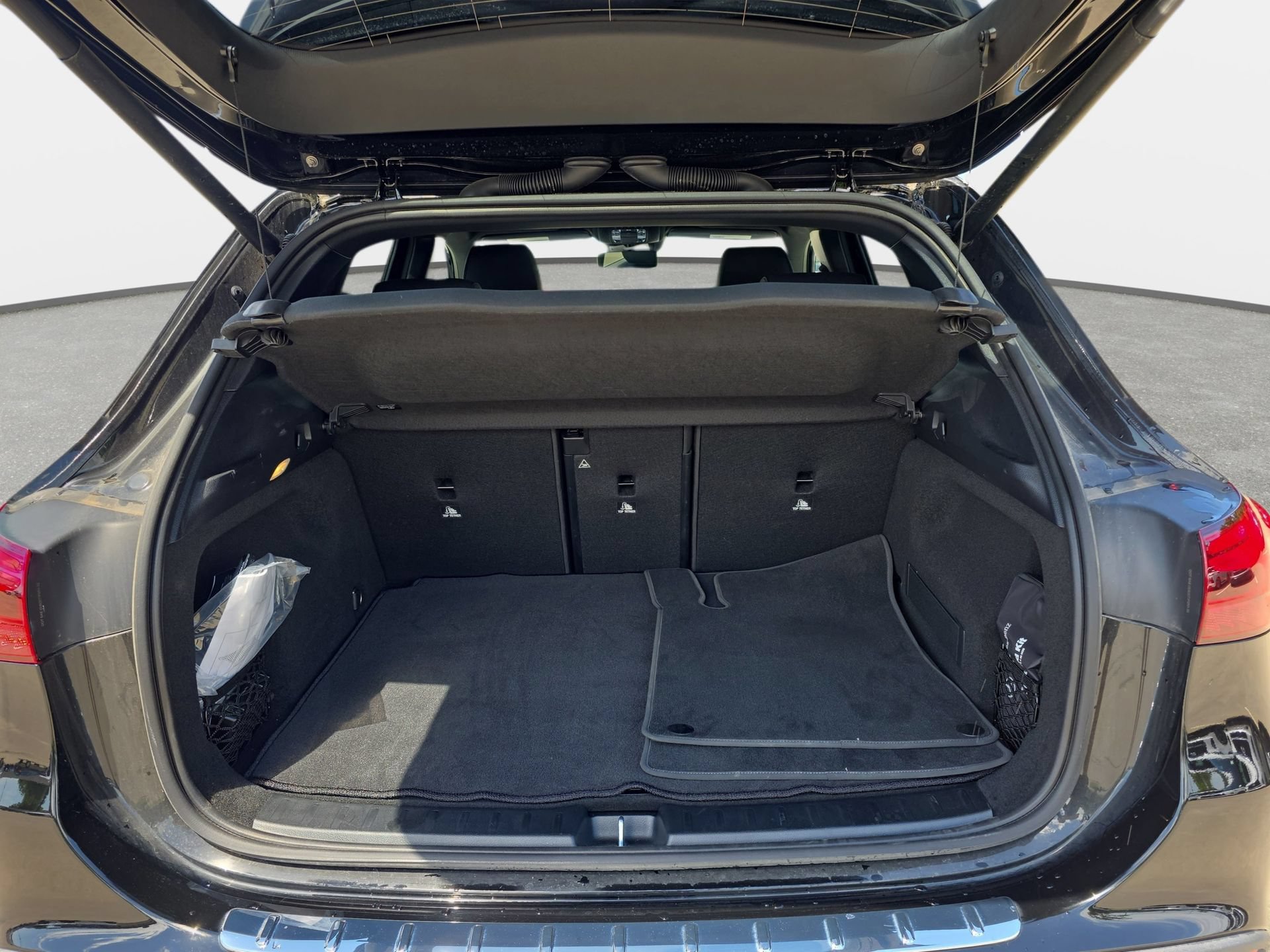 Used 2025 Mercedes-Benz GLA 250 image 12