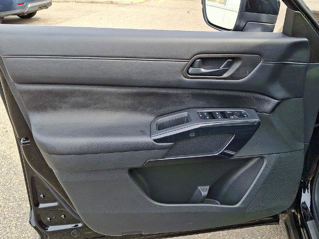 Certified 2023 Nissan Pathfinder SV w/ SV Premium Package image 15