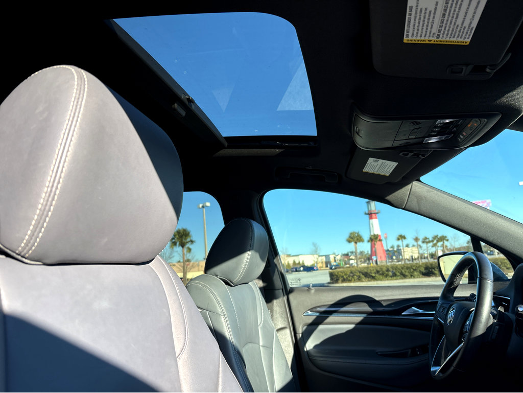 Used 2022 Buick Enclave Premium w/ Experience Buick Package image 8