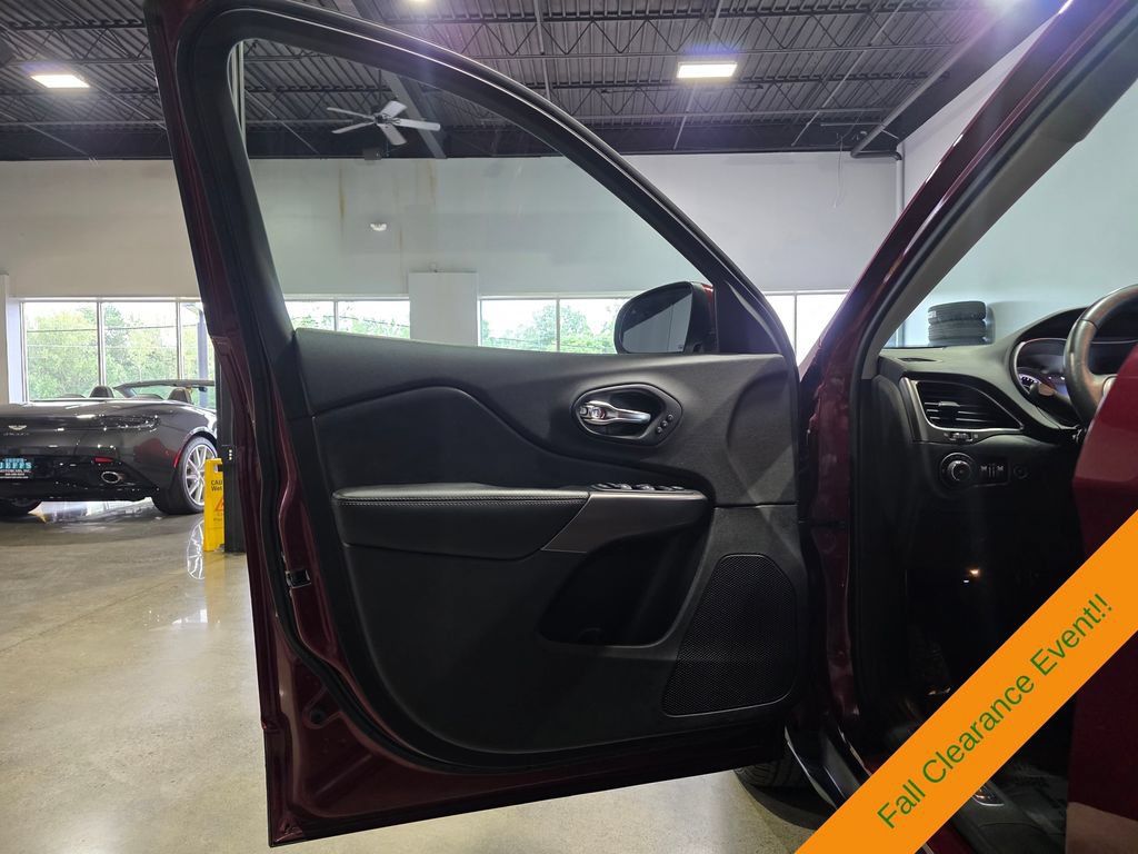 Used 2020 Jeep Cherokee Limited FWD image 15