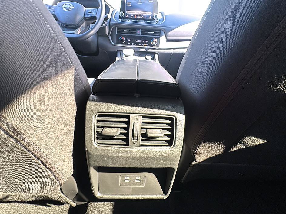Certified 2025 Nissan Rogue SV AWD/4WD image 20