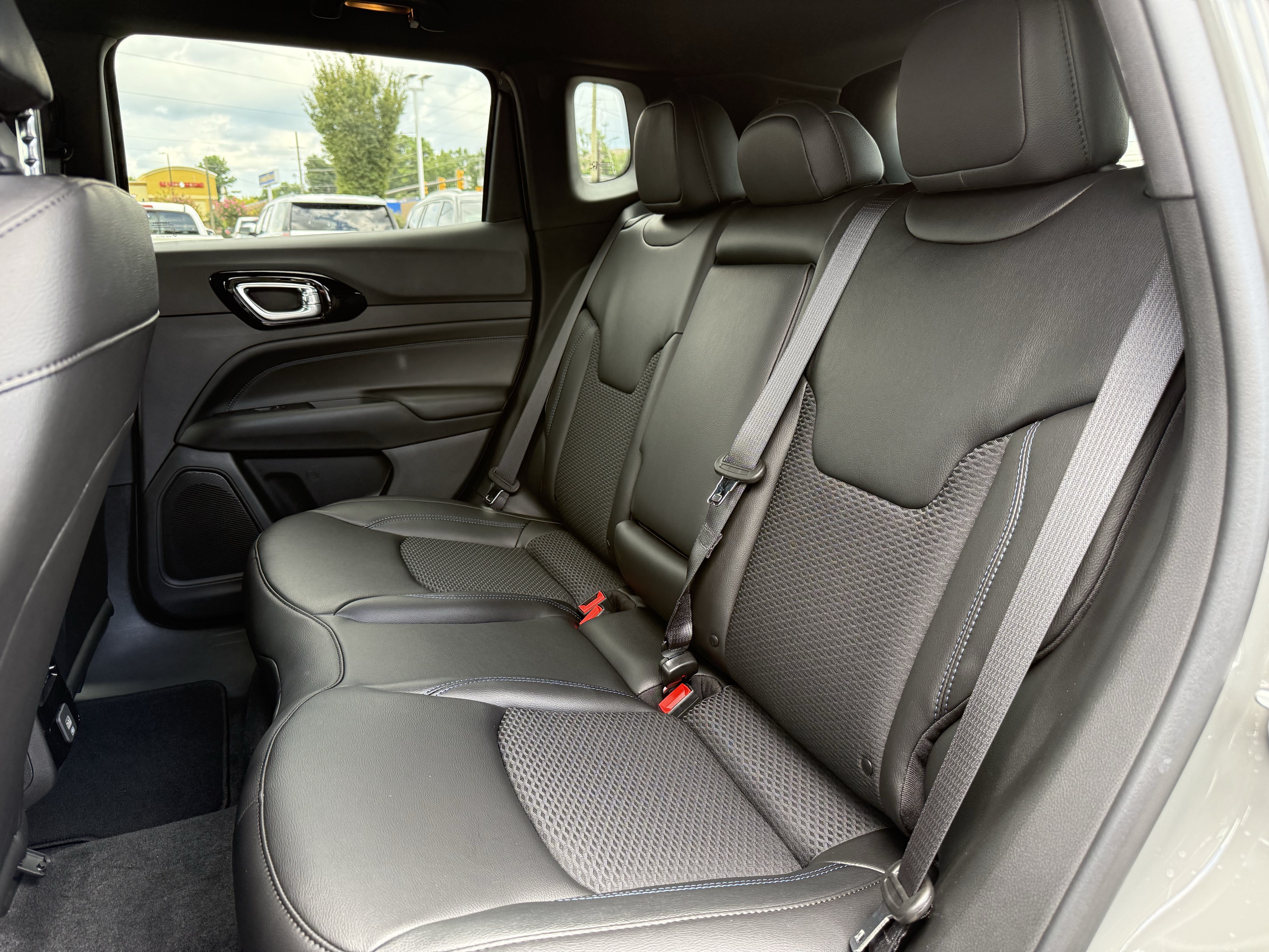 New 2026 Jeep Compass Latitude AWD/4WD image 30