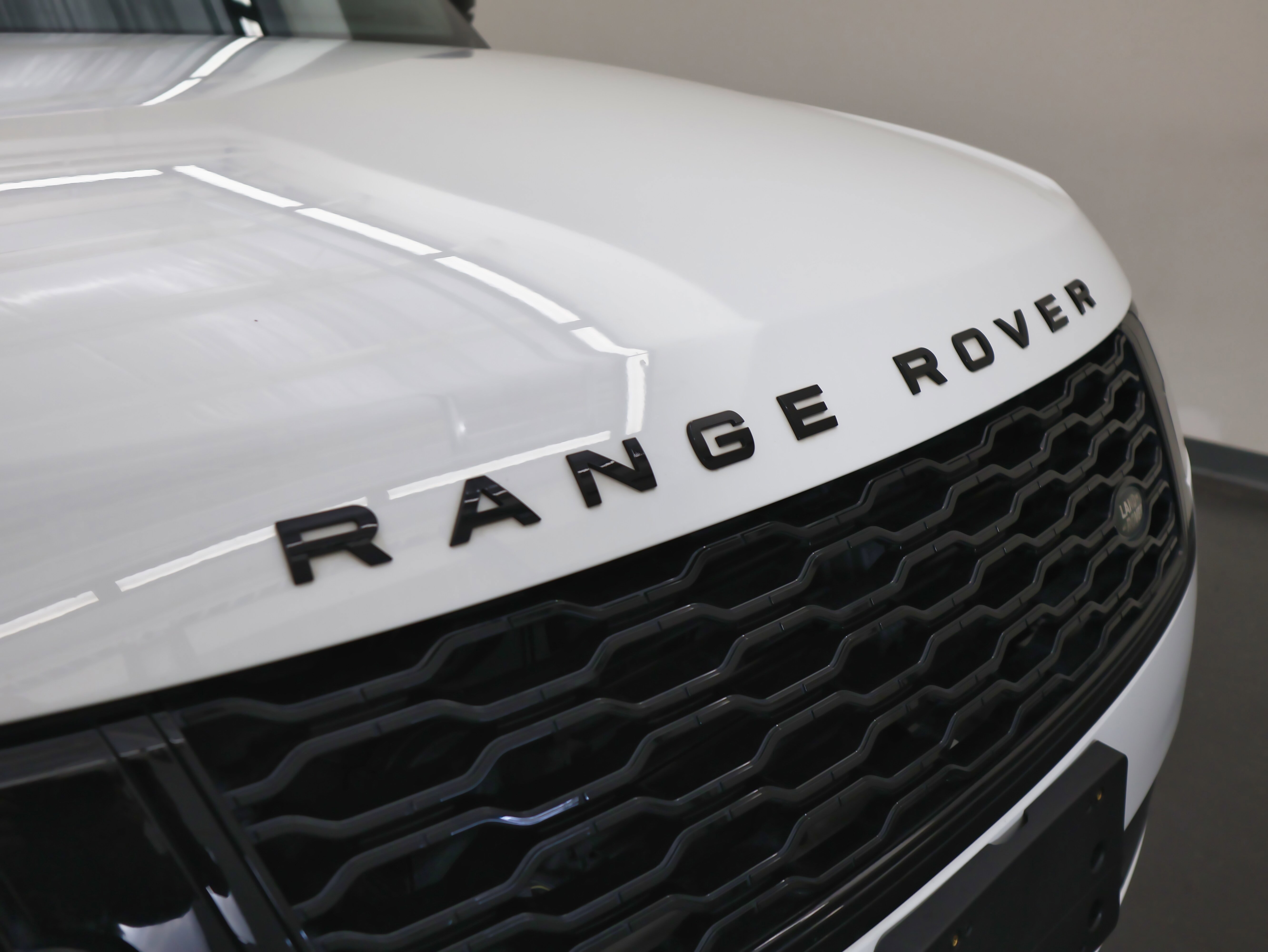 Used 2020 Land Rover Range Rover HSE image 56