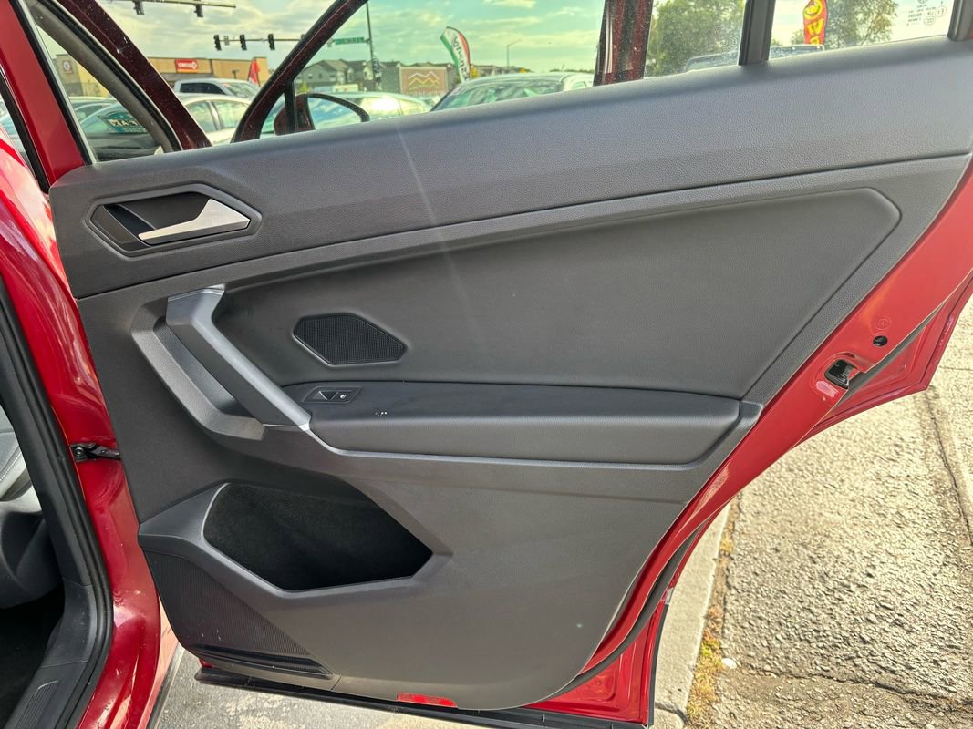 Used 2020 Volkswagen Tiguan SEL w/ 3rd Row Seat Package image 19