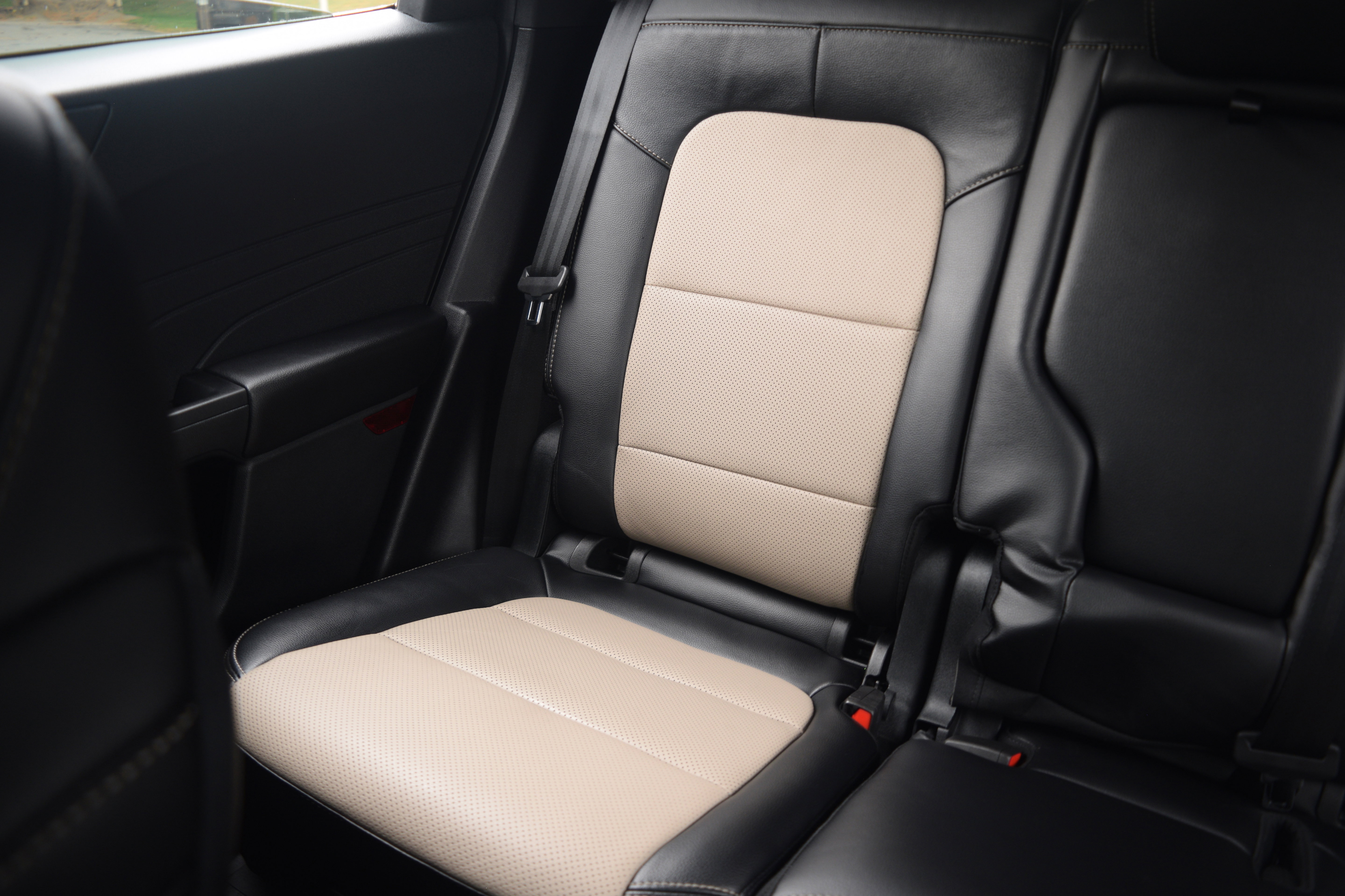 Used 2022 Ford Escape Titanium w/ Titanium Elite Package image 16