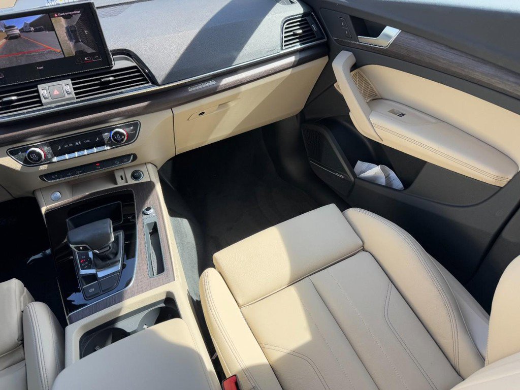 Used 2025 Audi Q5 e Premium Plus w/ Premium Plus Package image 16