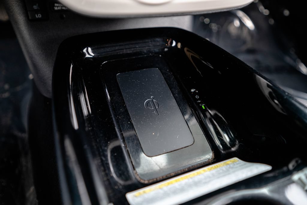 Used 2018 Toyota Prius Prime Premium FWD image 22