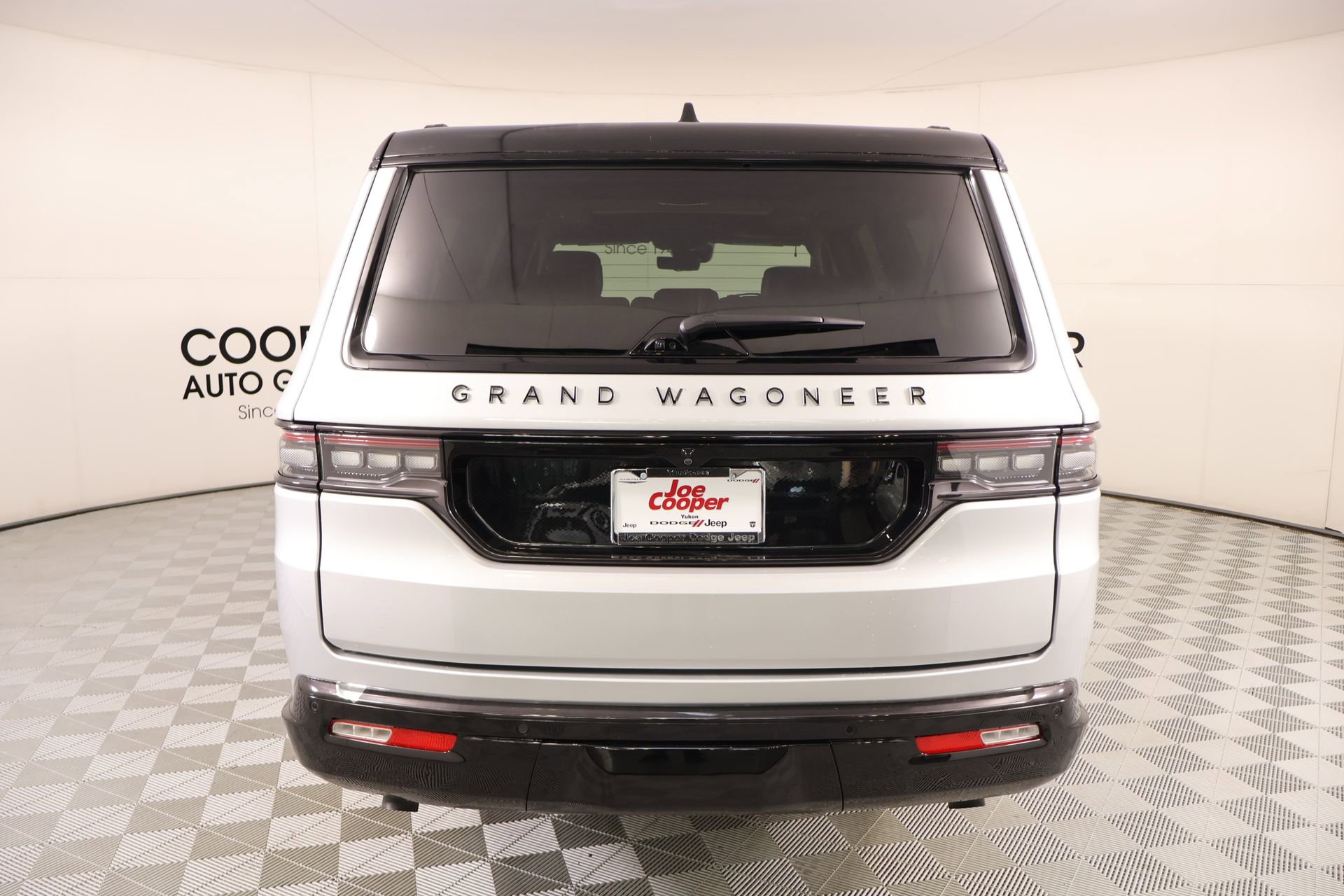 Used 2024 Jeep Grand Wagoneer L Series III w/ Rear Seat Video Group 1 image 25