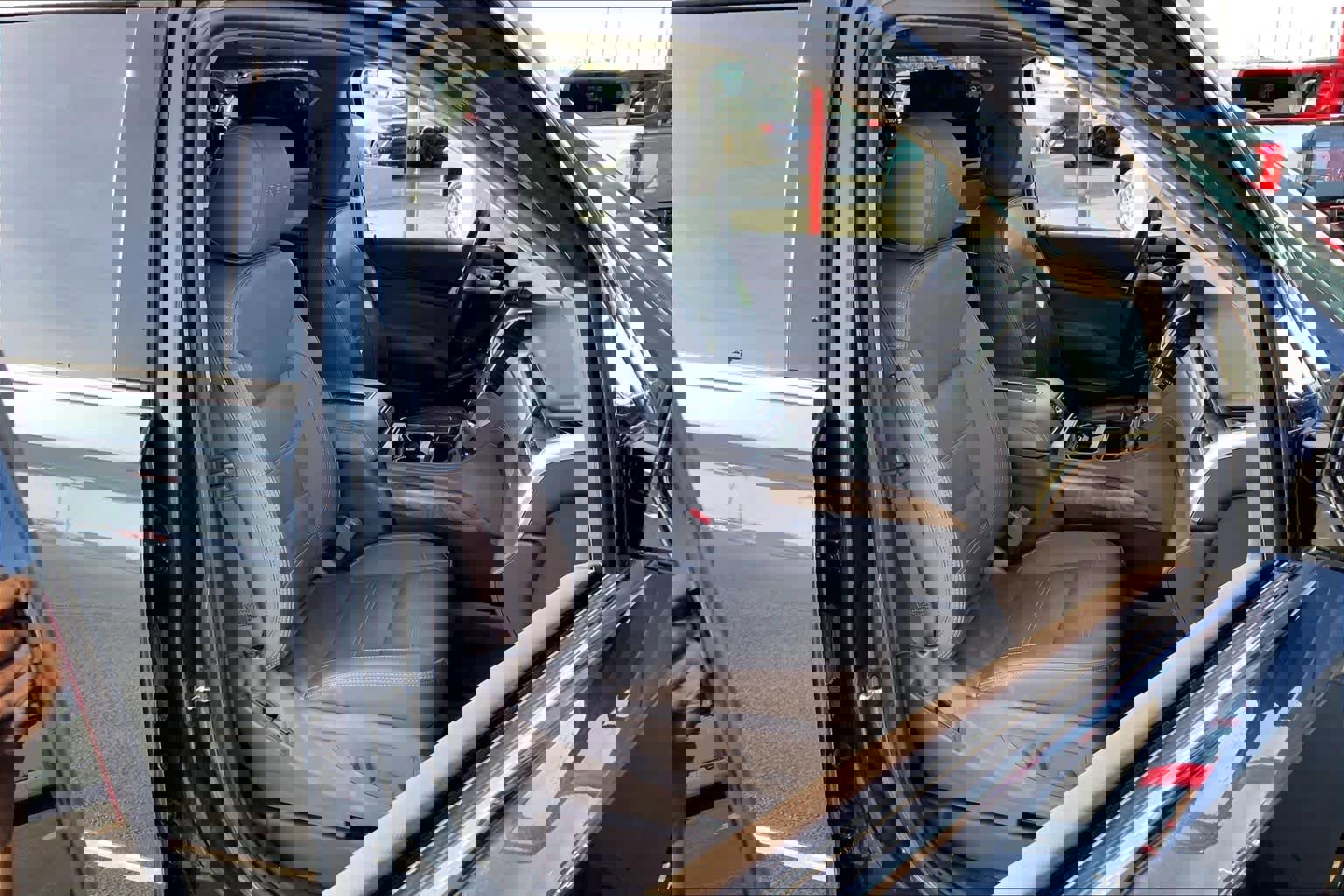 Used 2019 GMC Yukon Denali w/ Denali Ultimate Package image 8