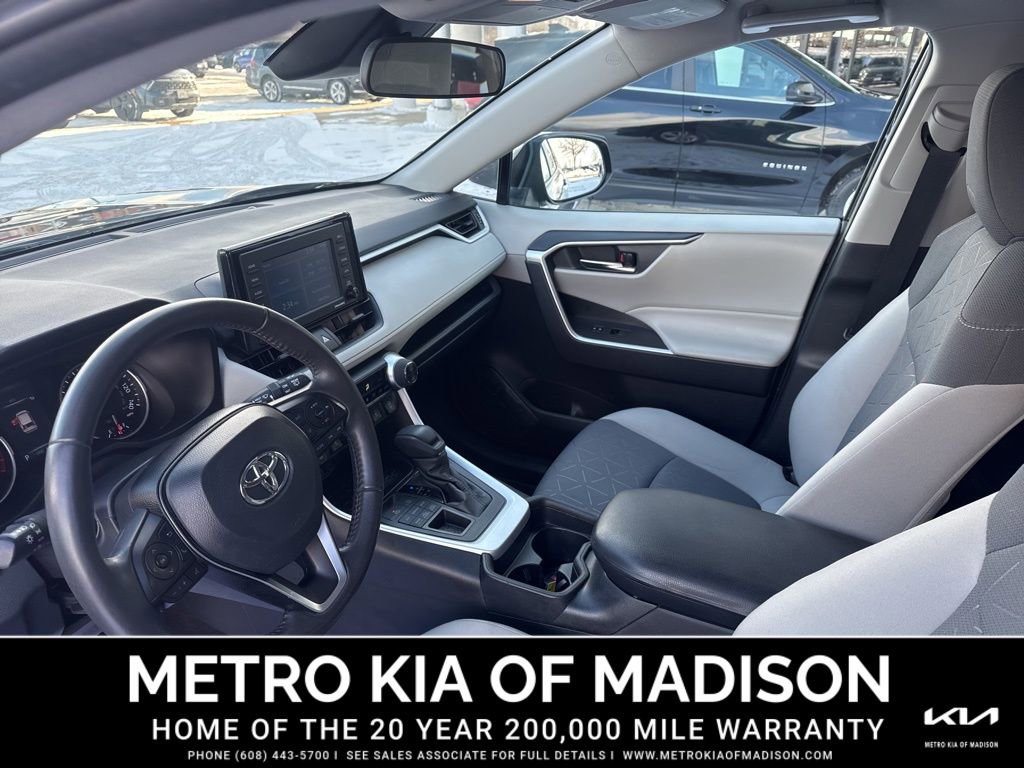 Used 2020 Toyota RAV4 XLE image 14