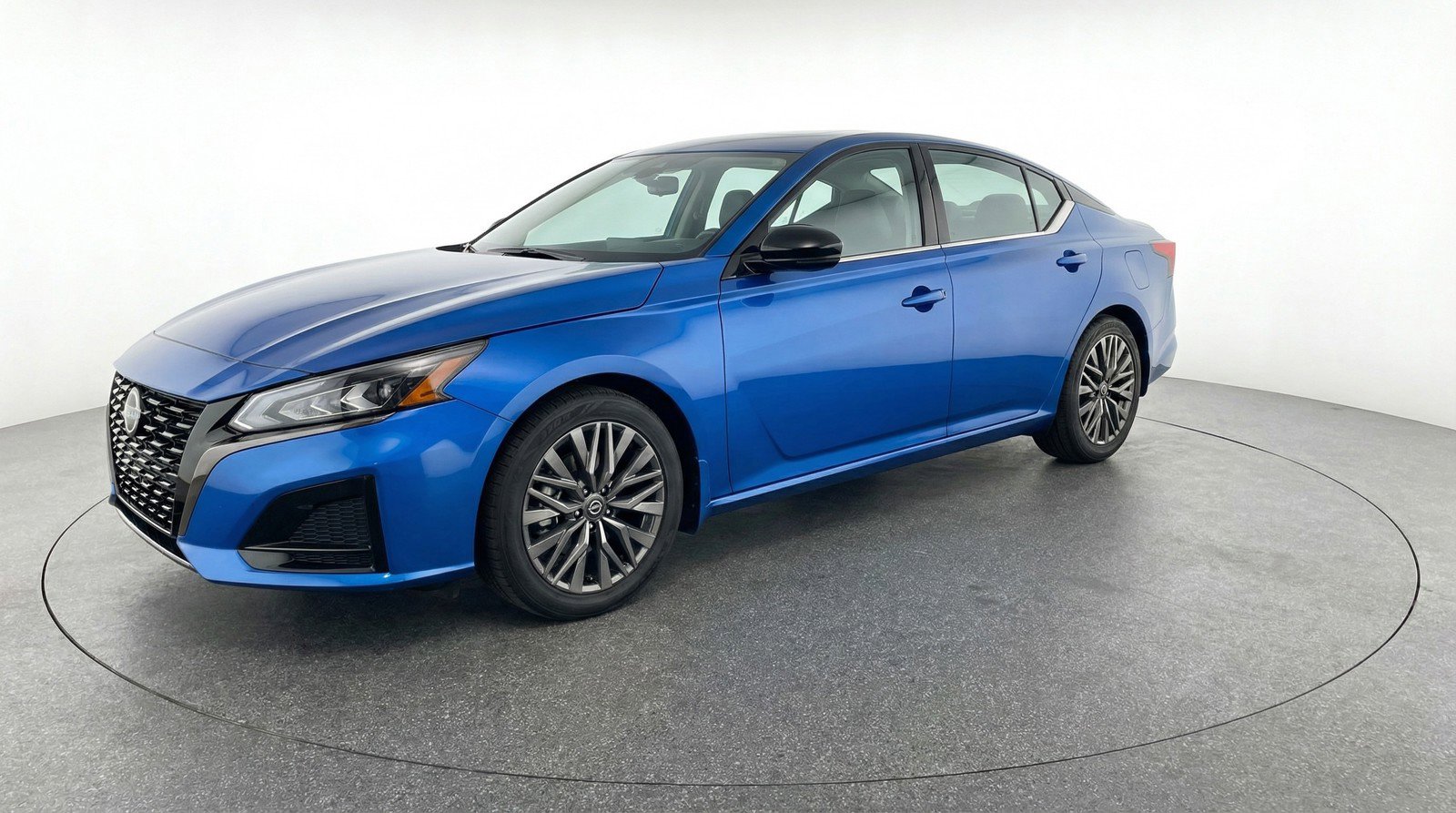 Used 2025 Nissan Altima 2.5 SV image 3