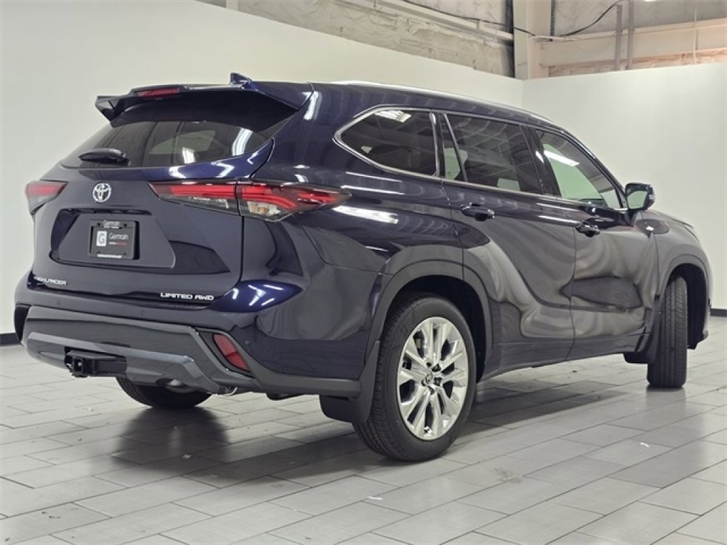 New 2026 Toyota Highlander Limited image 18