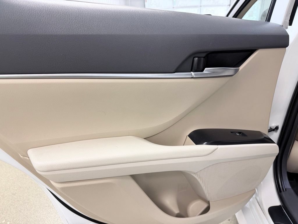 Used 2020 Toyota Camry LE FWD image 16