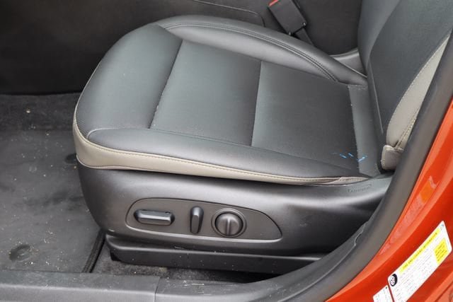 Used 2024 Chevrolet Trax ACTIV w/ Sunroof Package FWD image 15