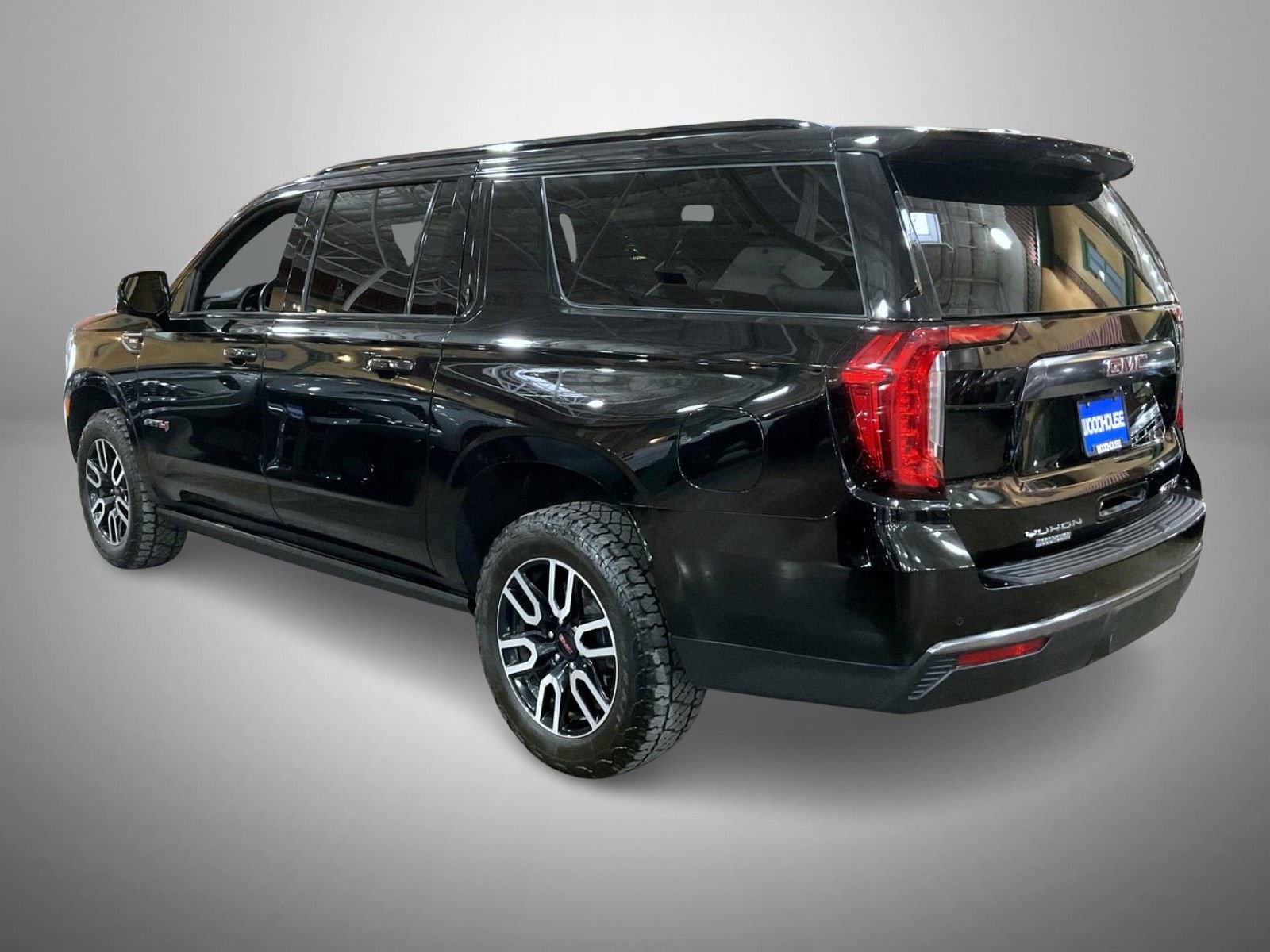 Certified 2023 GMC Yukon XL AT4 w/ AT4 Premium Package image 7