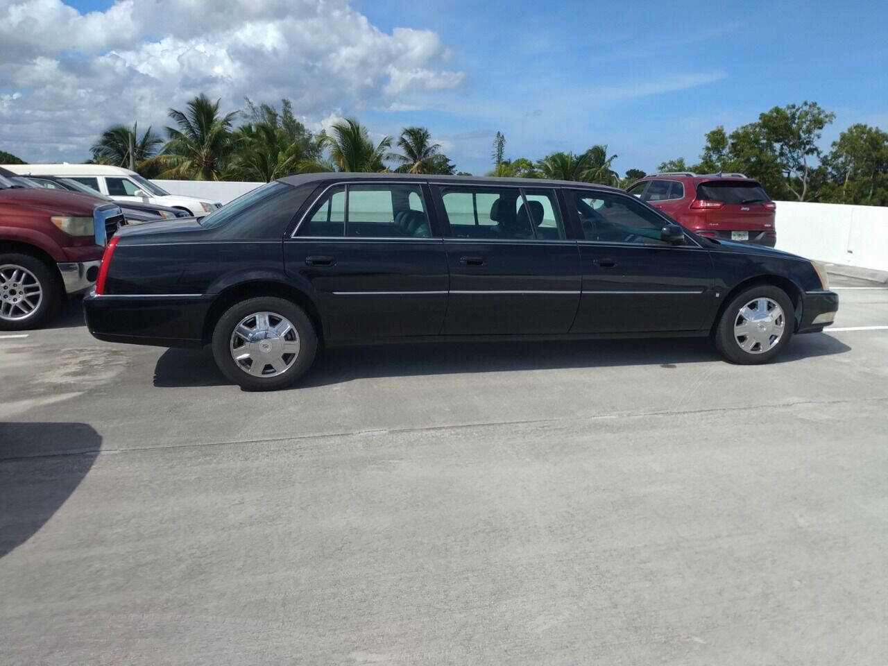 Used 2008 Cadillac DTS Limousine image 4