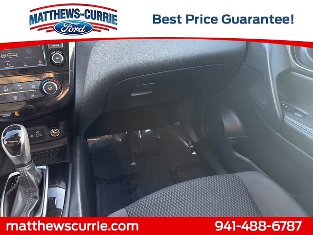 Used 2020 Nissan Rogue Sport S image 23