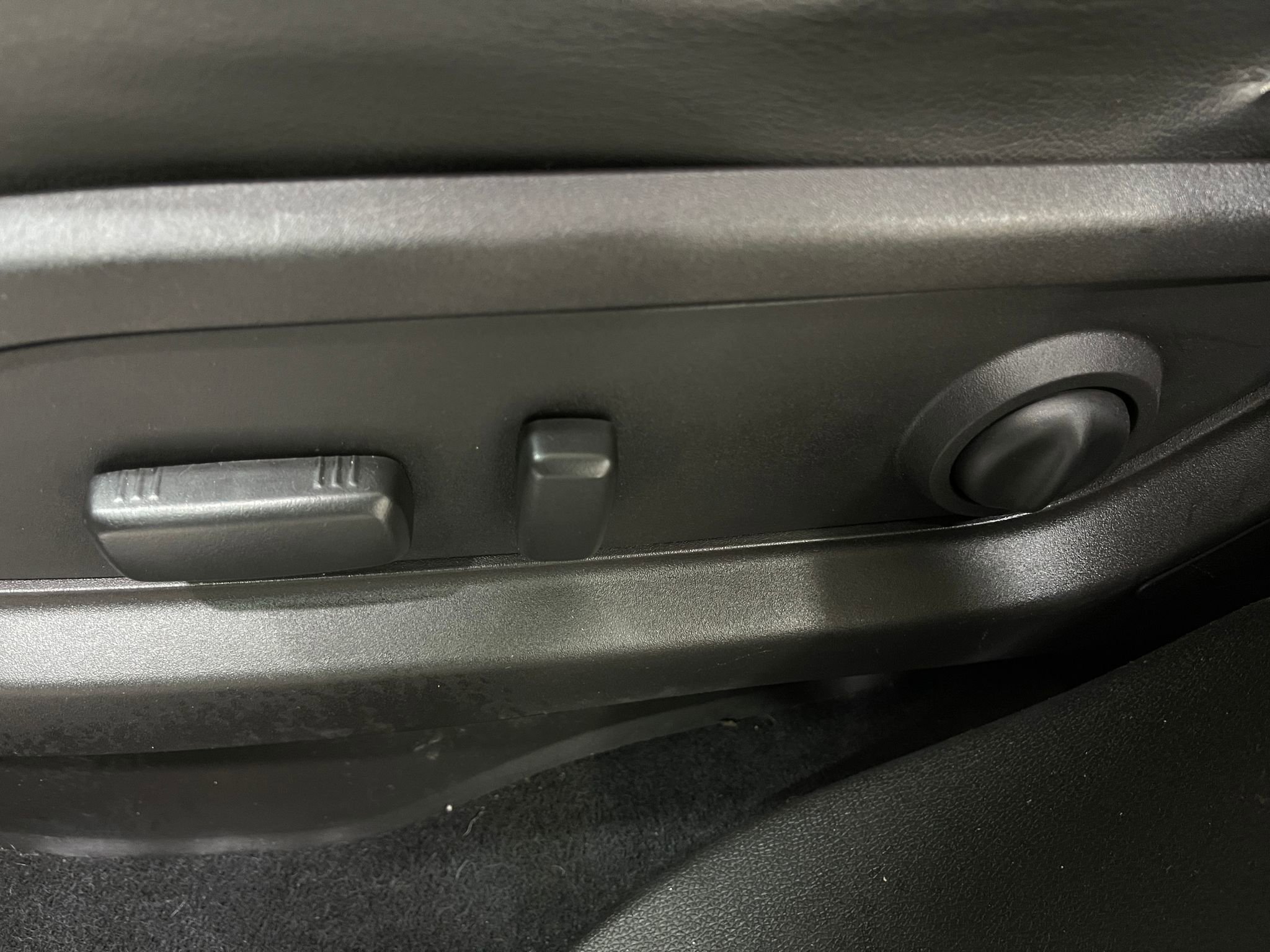 Used 2017 GMC Acadia Limited SLT FWD image 17