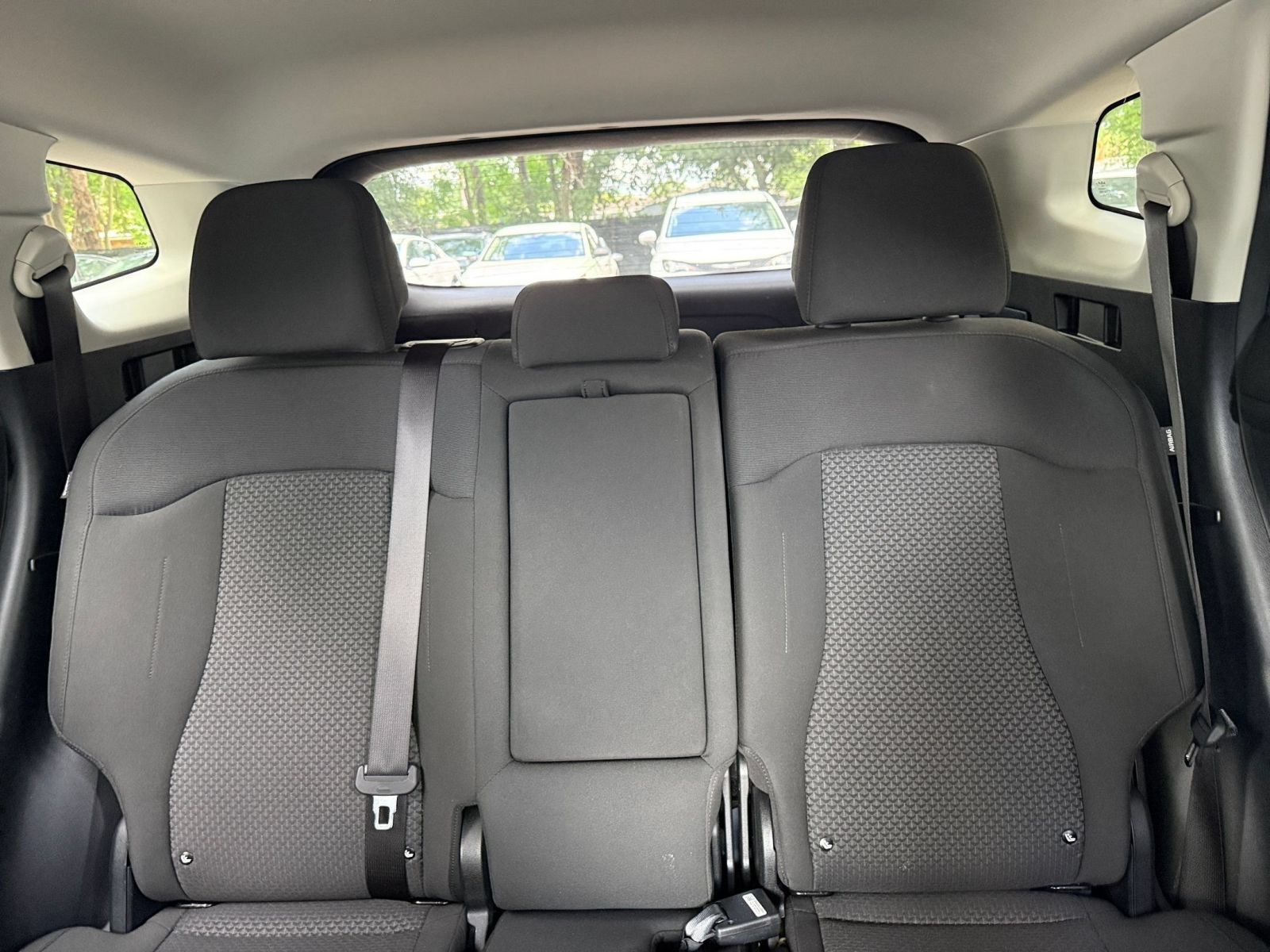 Used 2025 Kia Sportage LX FWD image 35