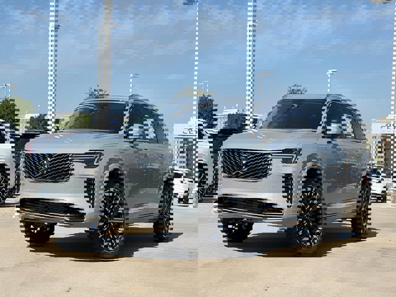 New 2026 Volvo XC90 T8 Plus image 3