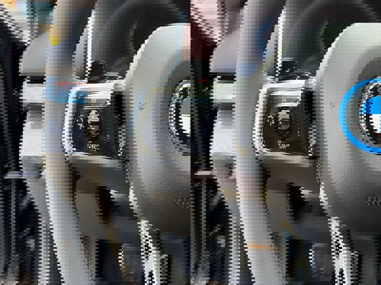 New 2026 BMW 550e xDrive w/ M Sport Professional Package AWD/4WD image 24