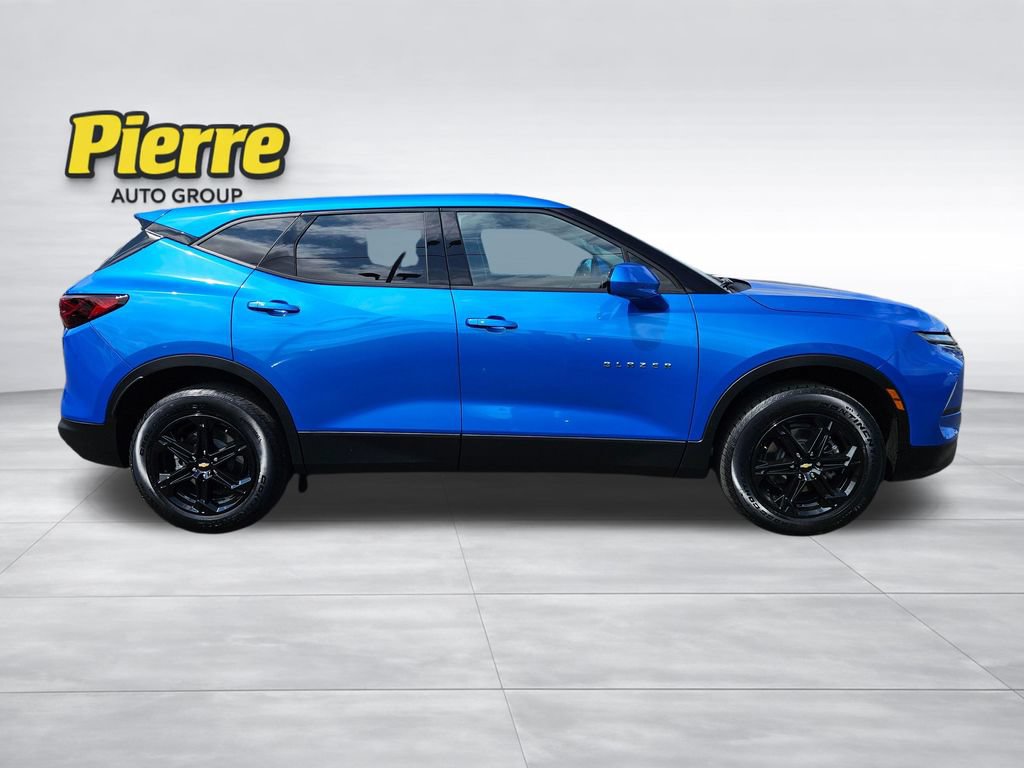 Used 2025 Chevrolet Blazer LT FWD image 6