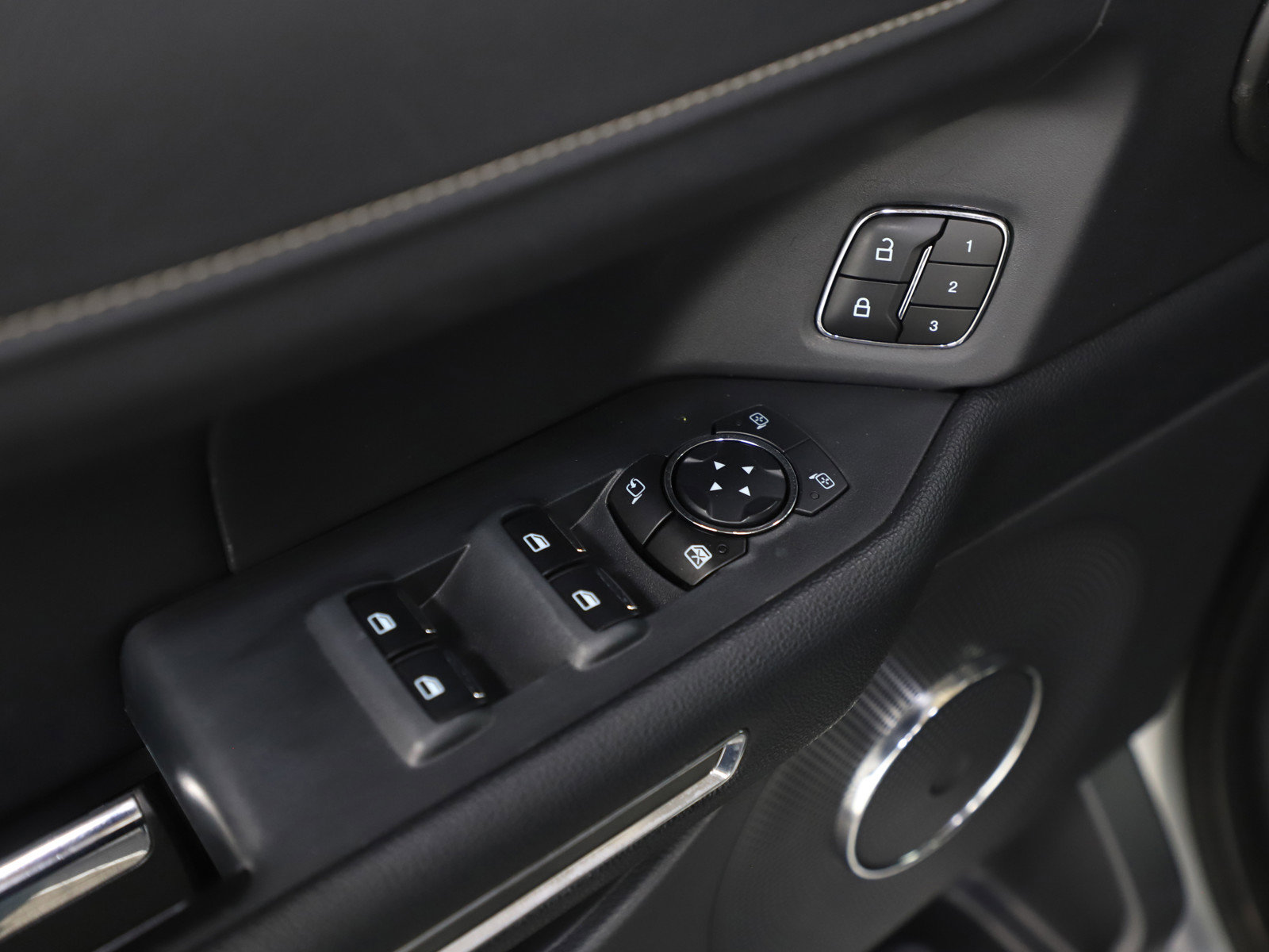 Used 2023 Ford Expedition Max XLT image 23