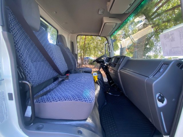 Used 2024 Isuzu NPR image 17