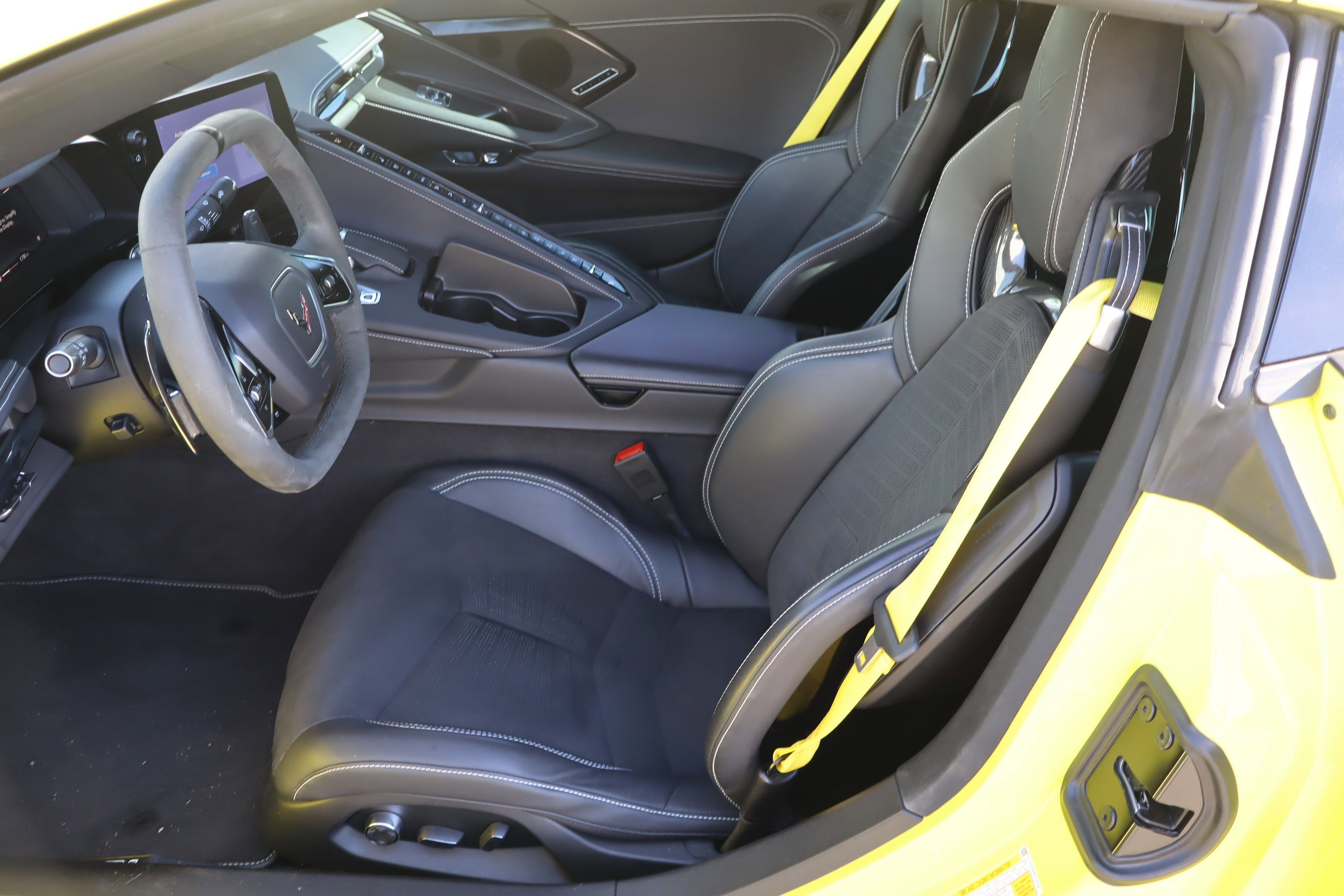 Used 2024 Chevrolet Corvette Stingray Preferred Cpe w/ Z51 Performance Package image 14