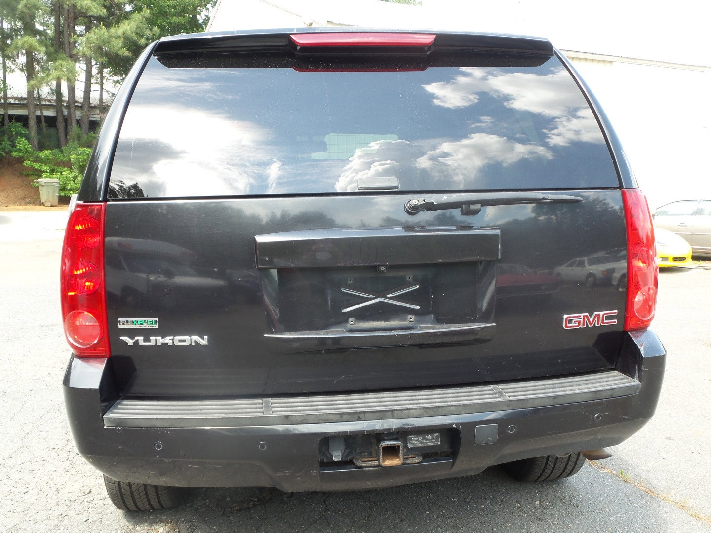 Used 2012 GMC Yukon SLT w/ SLT-2 Equipment Package image 4
