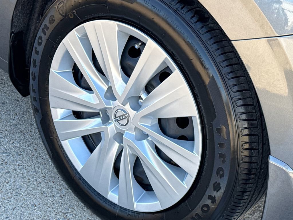 Used 2025 Nissan Sentra S image 11