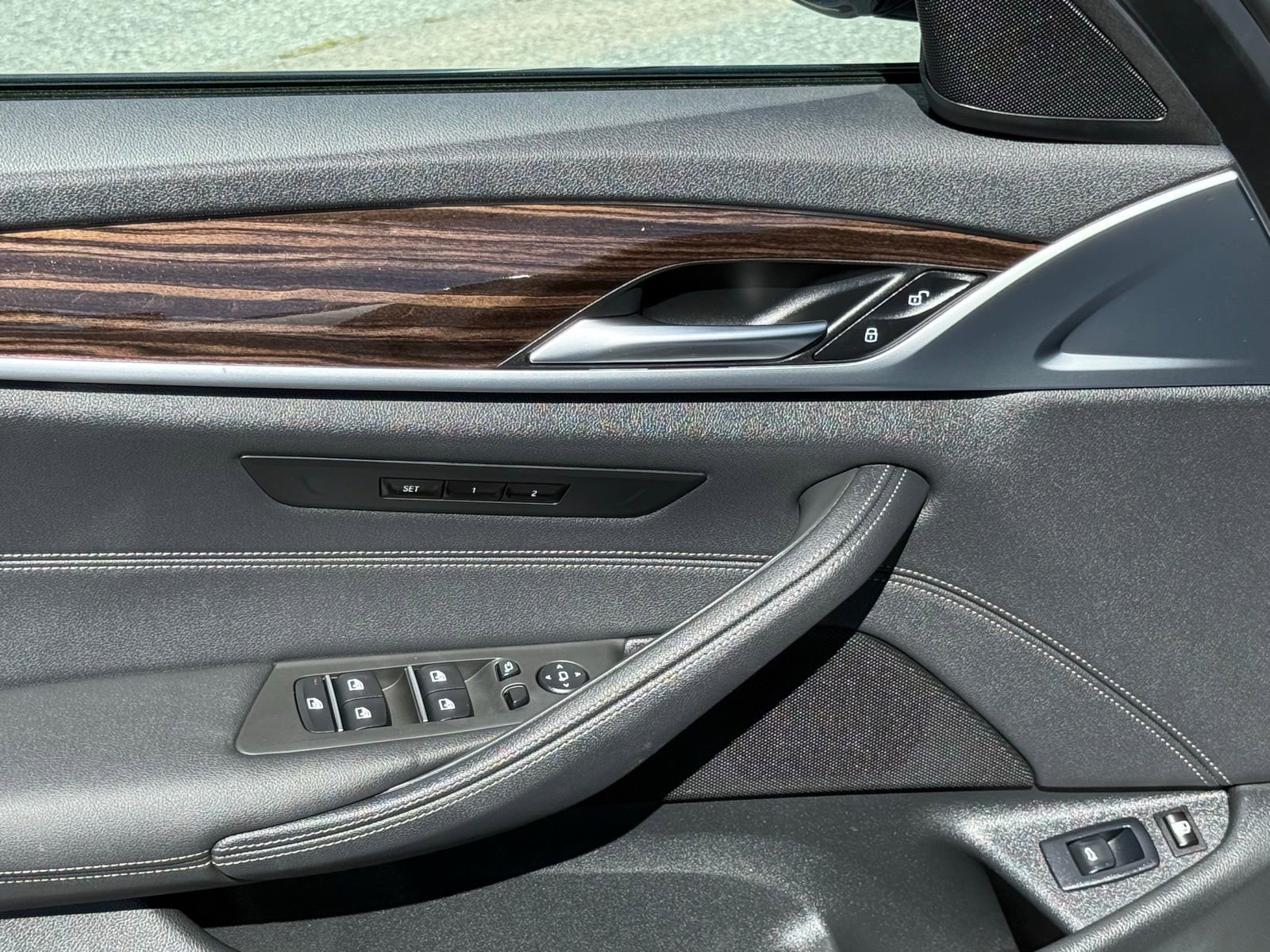 Used 2023 BMW 530e 530e iPerformance w/ M Sport Package image 19