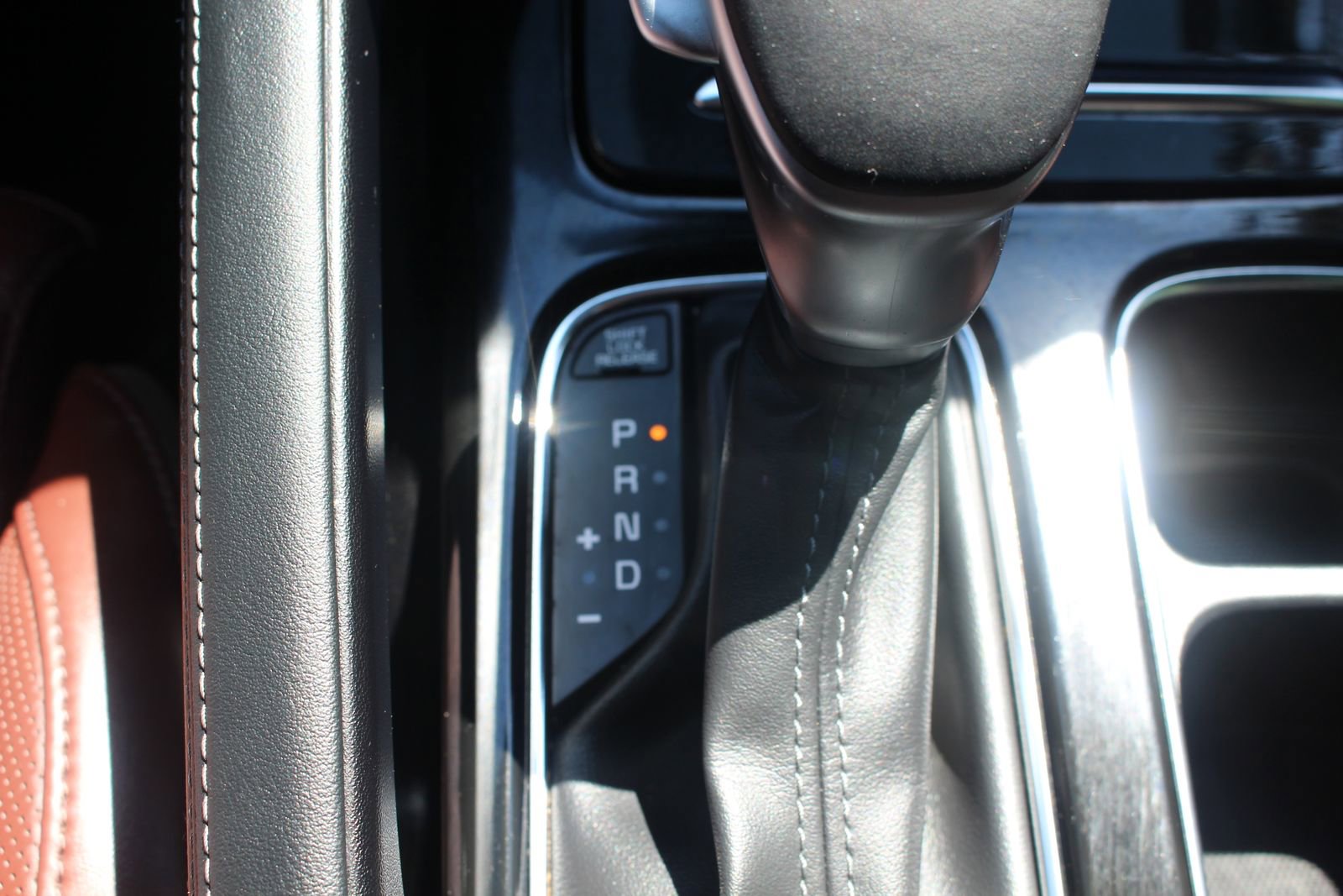 Certified 2024 Kia Telluride SX Prestige w/ Towing Package image 40