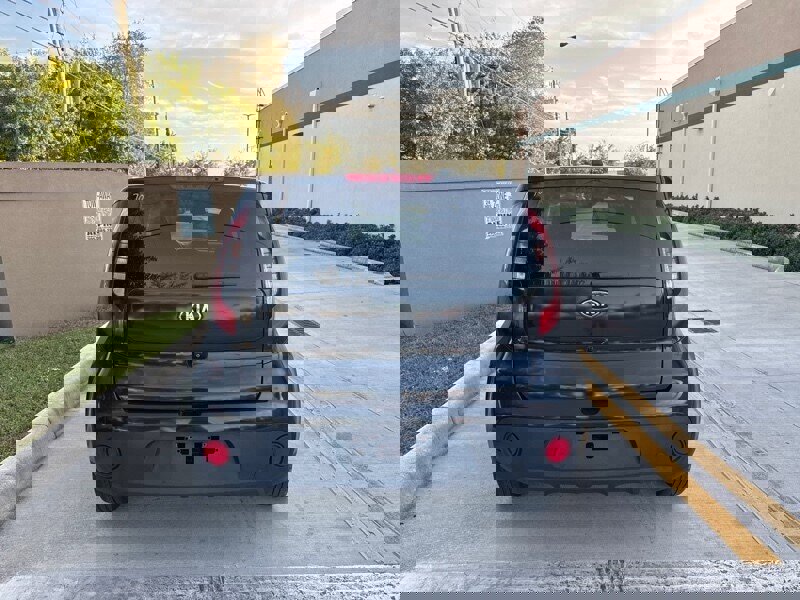 Used 2019 Kia Soul + image 6