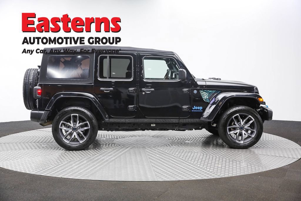 Used 2024 Jeep Wrangler Unlimited AWD/4WD image 4