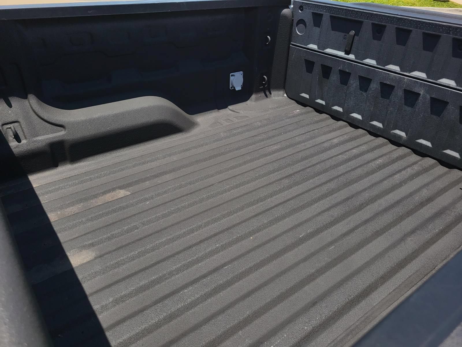 Used 2024 GMC Canyon Elevation w/ Convenience Package RWD image 10