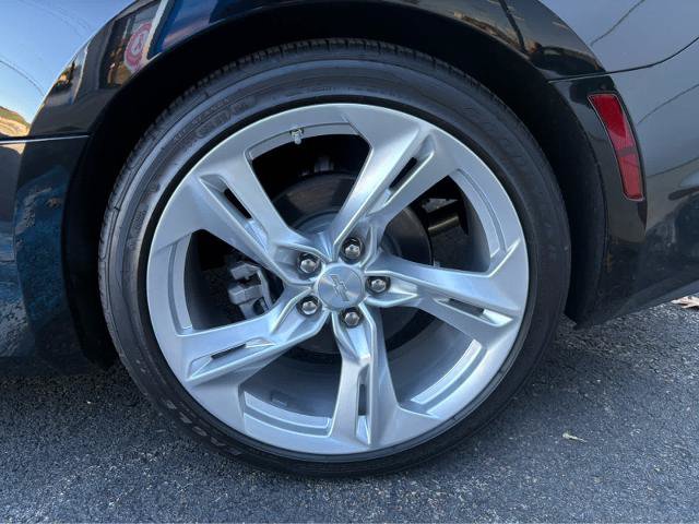 Used 2024 Chevrolet Camaro LT w/ Technology Package RWD image 10
