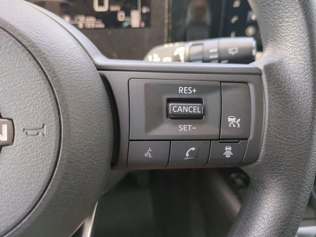 Used 2025 Nissan Kicks SV FWD image 28