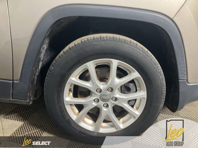 Used 2016 Jeep Cherokee Latitude w/ Comfort/Convenience Group image 26