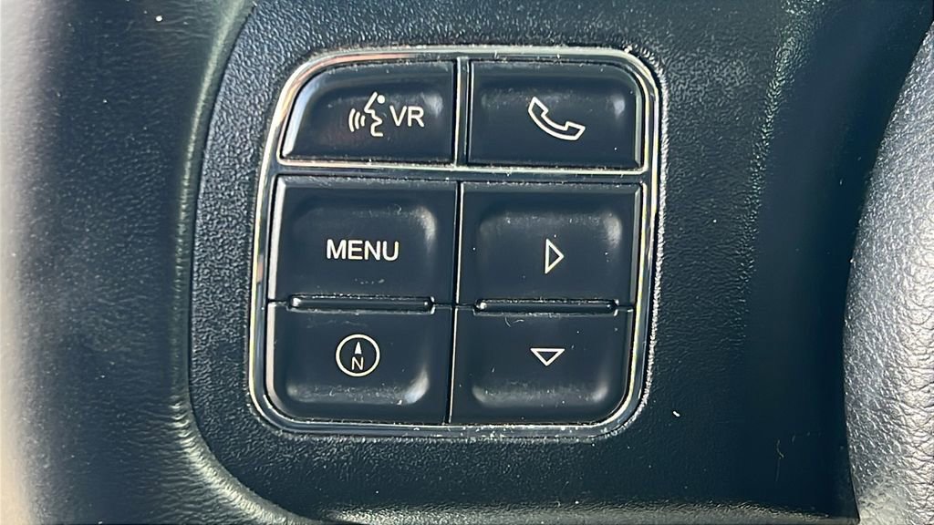 Used 2017 Jeep Wrangler Unlimited Sahara w/ Connectivity Group image 27