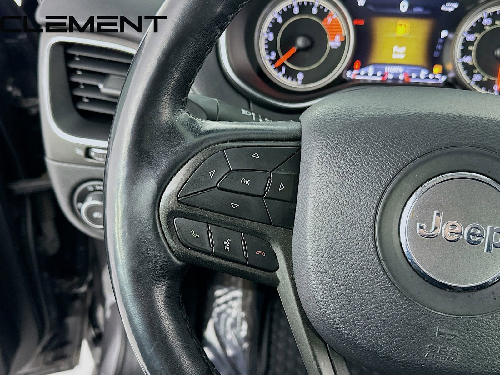 Used 2019 Jeep Cherokee Trailhawk w/ Cold Weather Group image 15