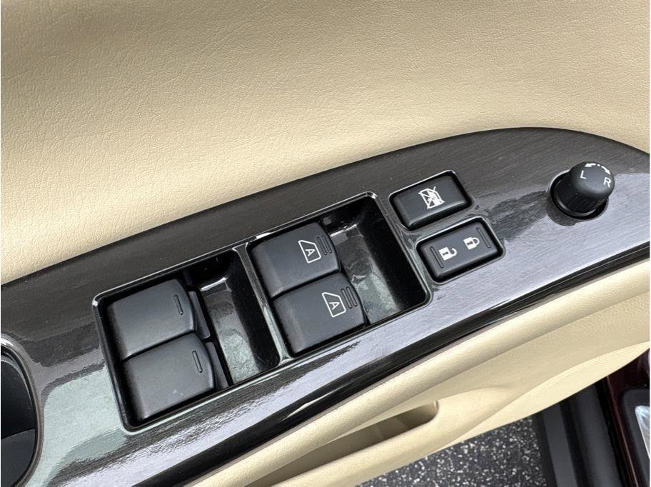 Used 2017 INFINITI QX50 Sport Utility 4D w/ Technology Package image 9