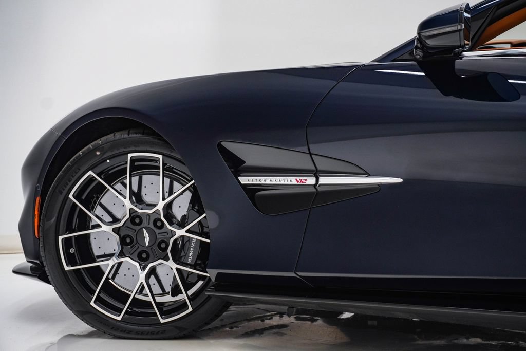 New 2026 Aston Martin Vanquish Convertible RWD image 16